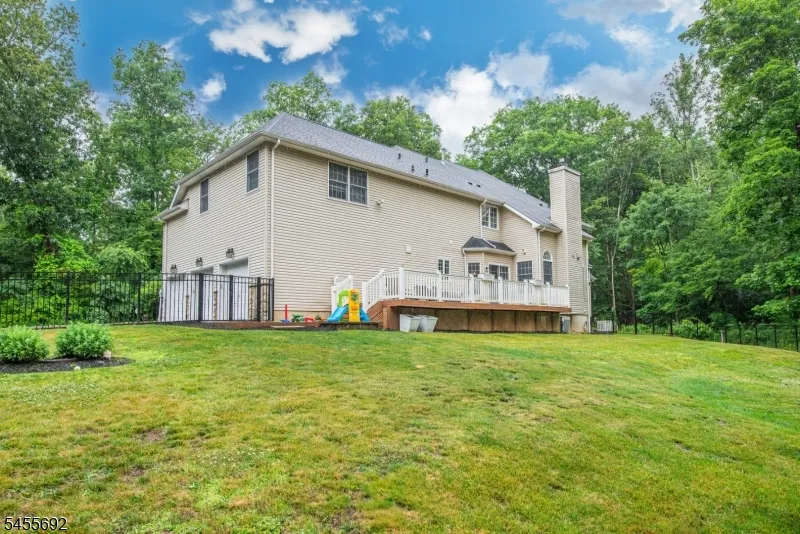 18 Stoneybrook Road Washington, NJ 07853