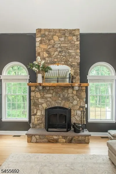 18 Stoneybrook Road Washington, NJ 07853