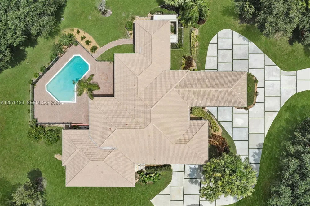 2725 Hunter Rd Weston, FL 33331