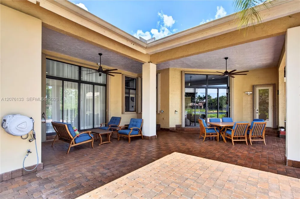 2725 Hunter Rd Weston, FL 33331