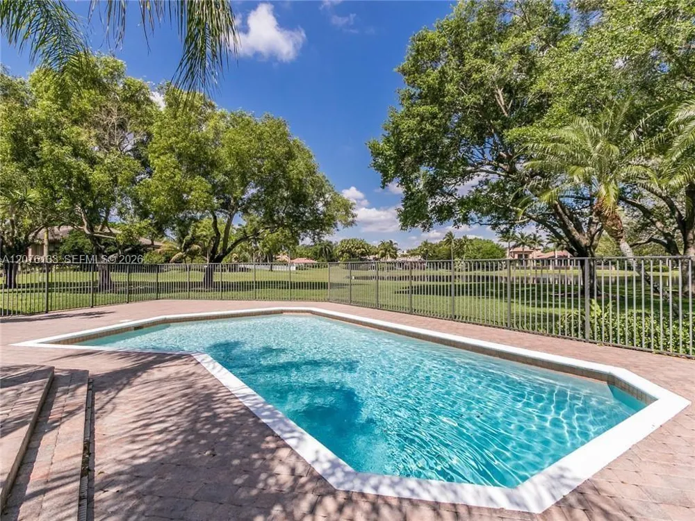2725 Hunter Rd Weston, FL 33331