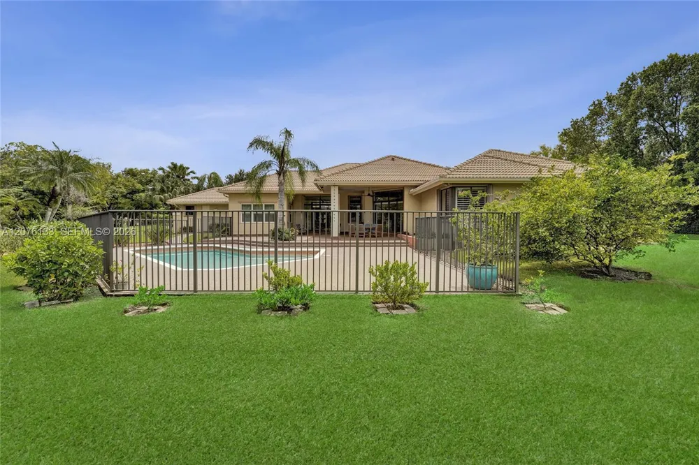 2725 Hunter Rd Weston, FL 33331