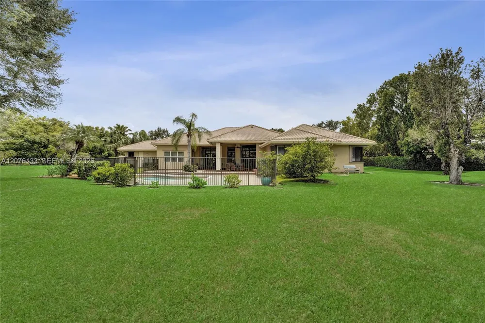 2725 Hunter Rd Weston, FL 33331