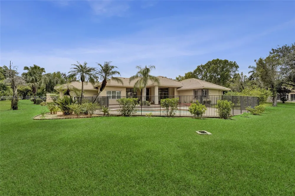 2725 Hunter Rd Weston, FL 33331