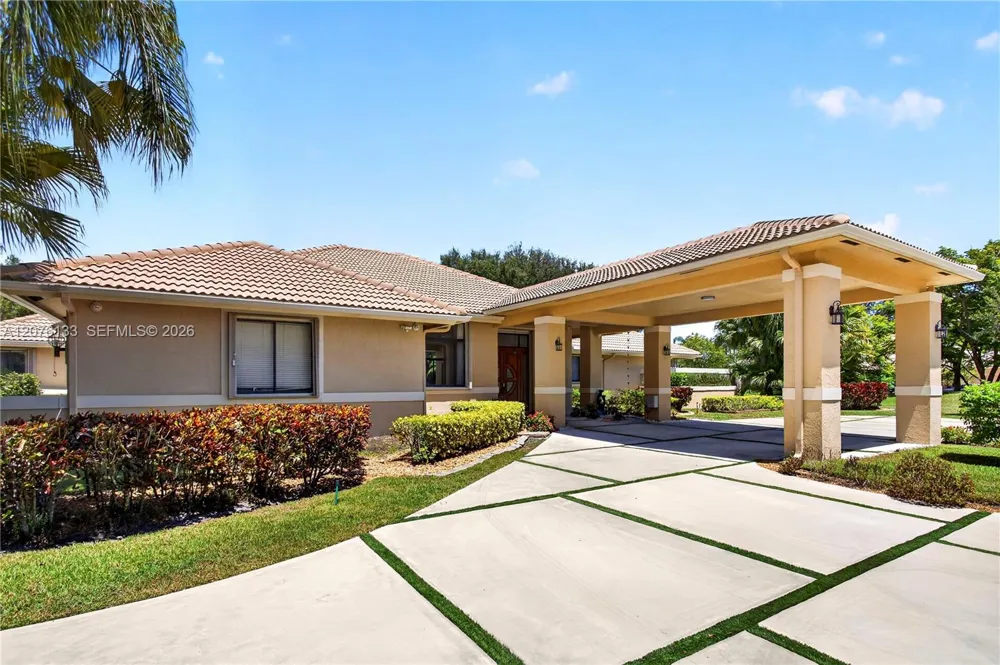 2725 Hunter Rd Weston, FL 33331