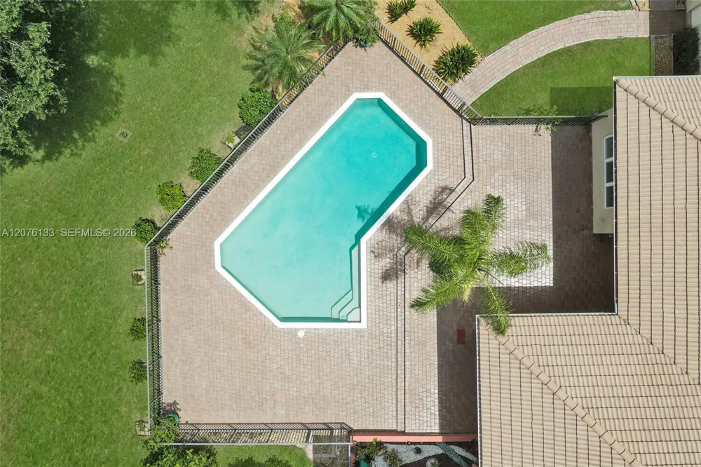 2725 Hunter Rd Weston, FL 33331