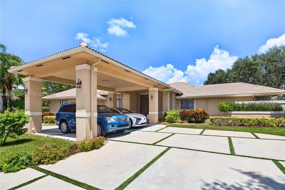 2725 Hunter Rd Weston, FL 33331