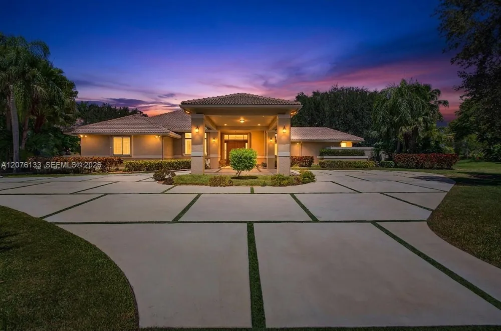 2725 Hunter Rd Weston, FL 33331