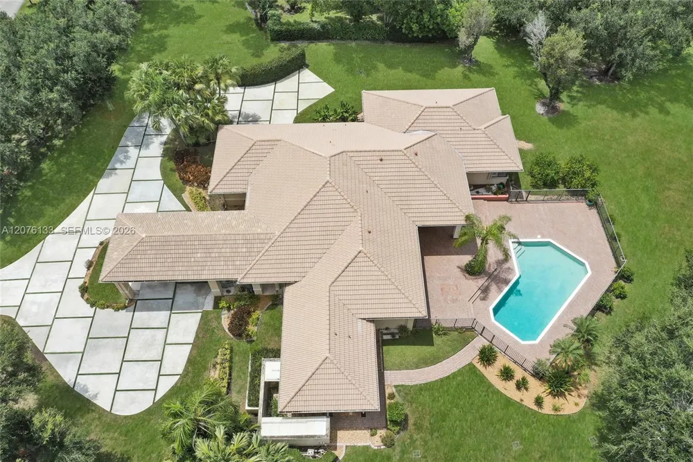 2725 Hunter Rd Weston, FL 33331