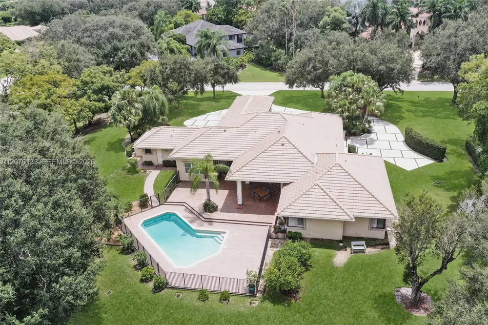 2725 Hunter Rd Weston, FL 33331