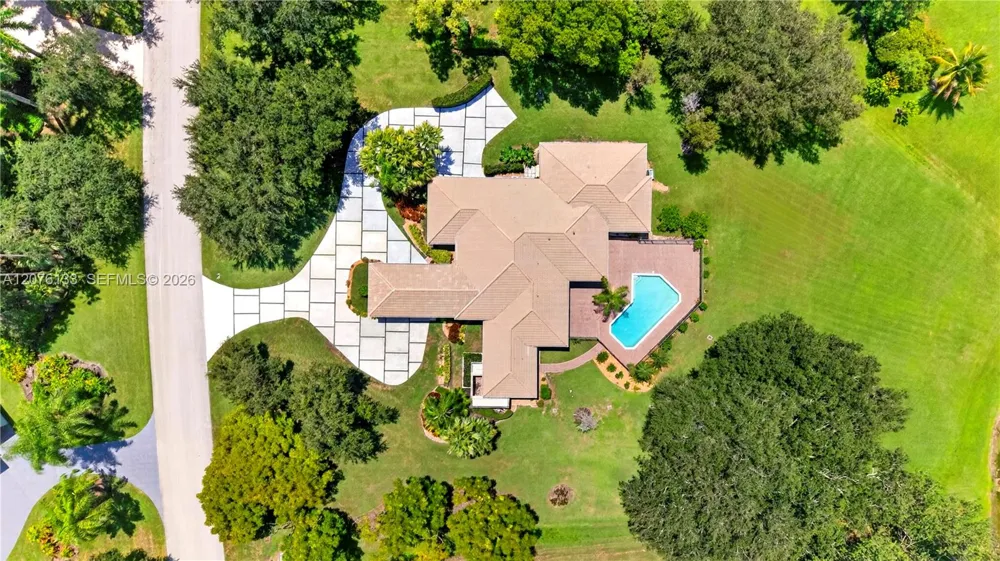2725 Hunter Rd Weston, FL 33331