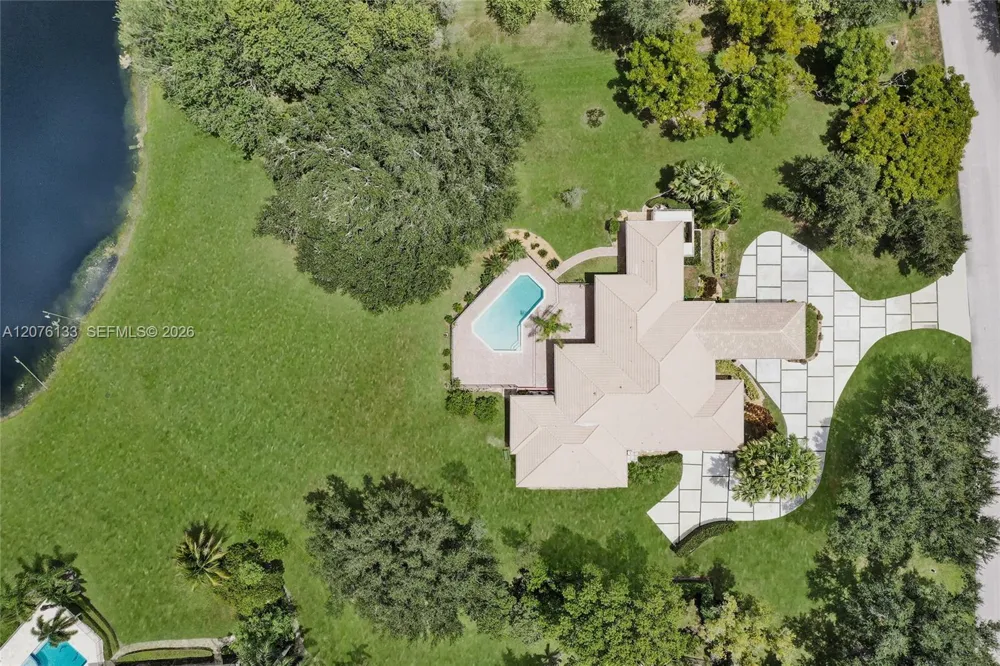 2725 Hunter Rd Weston, FL 33331