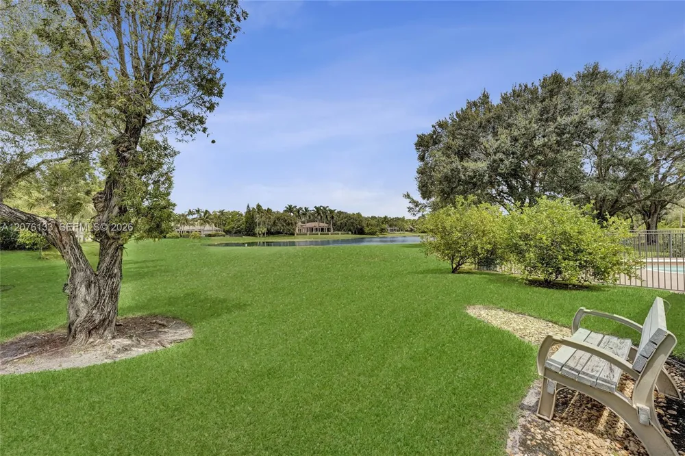 2725 Hunter Rd Weston, FL 33331