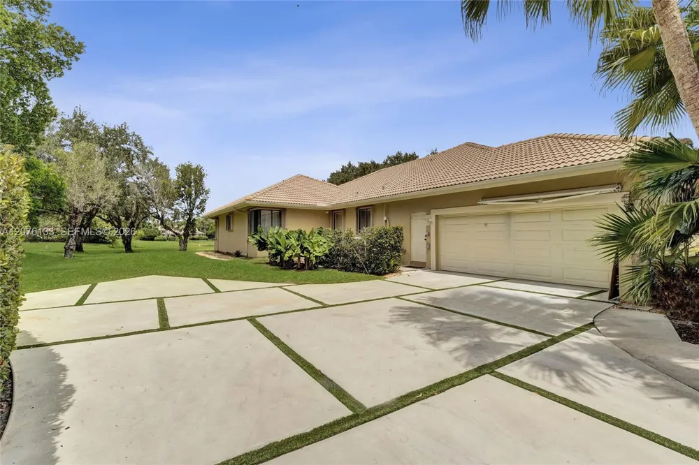 2725 Hunter Rd Weston, FL 33331
