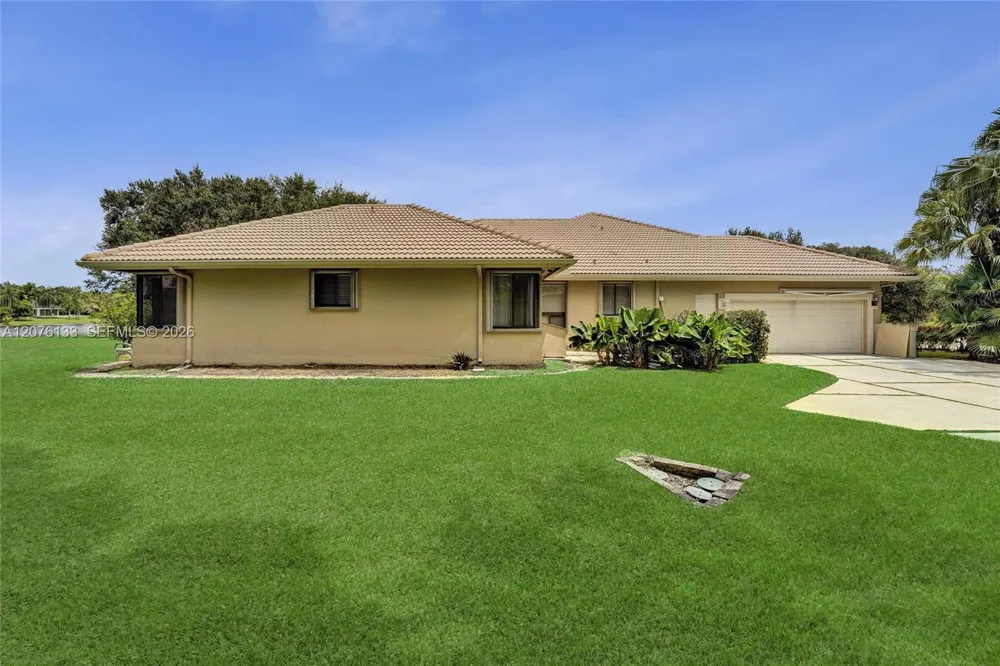2725 Hunter Rd Weston, FL 33331