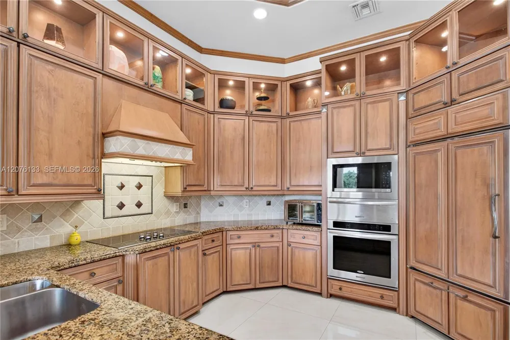 2725 Hunter Rd Weston, FL 33331