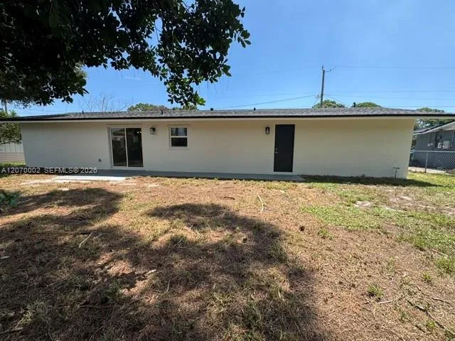 5701 Myrtle Dr Fort Pierce, FL 34982