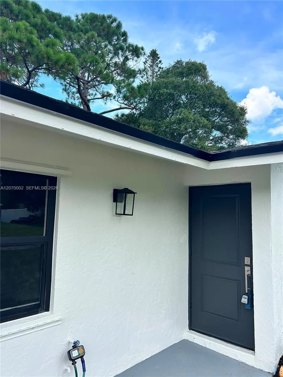 5701 Myrtle Dr Fort Pierce, FL 34982