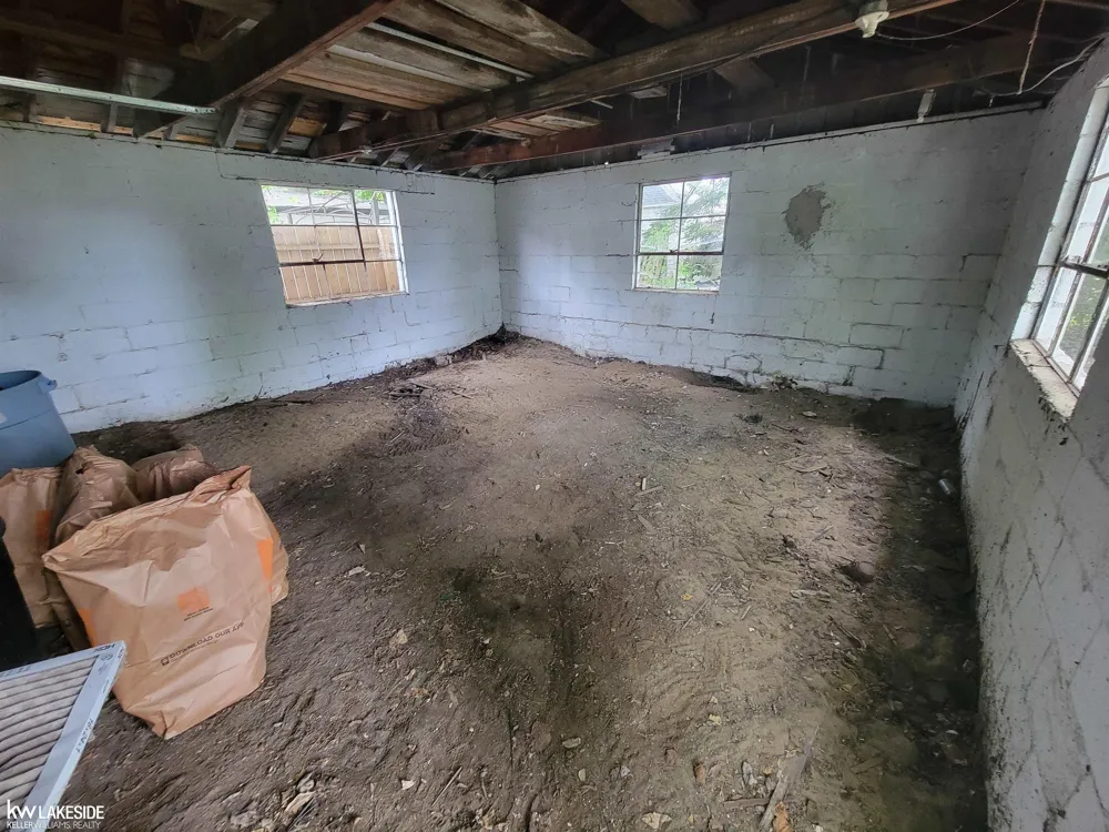 130 Meadle Street Mt Clemens City, MI 48083