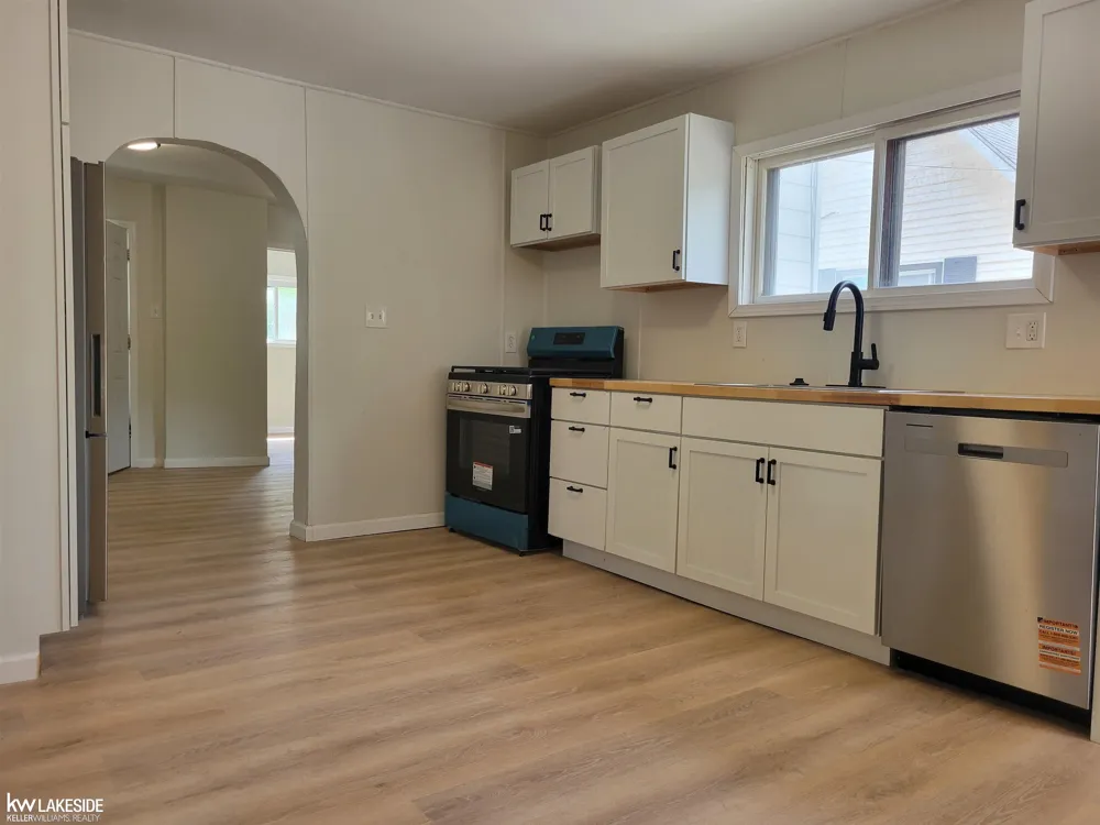 130 Meadle Street Mt Clemens City, MI 48083