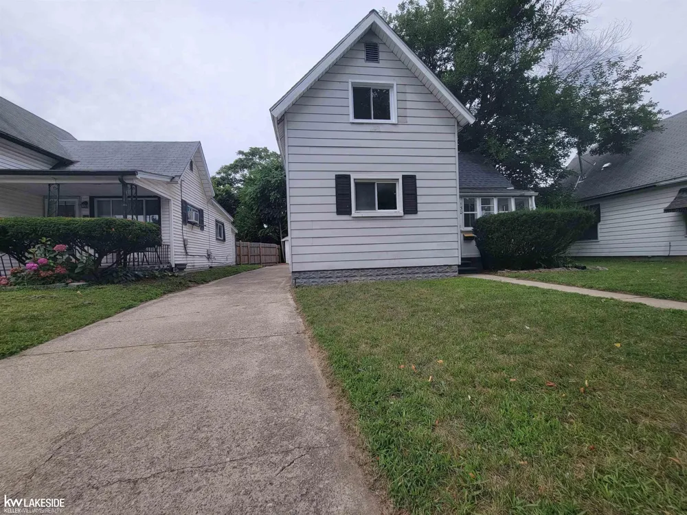 130 Meadle Street Mt Clemens City, MI 48083