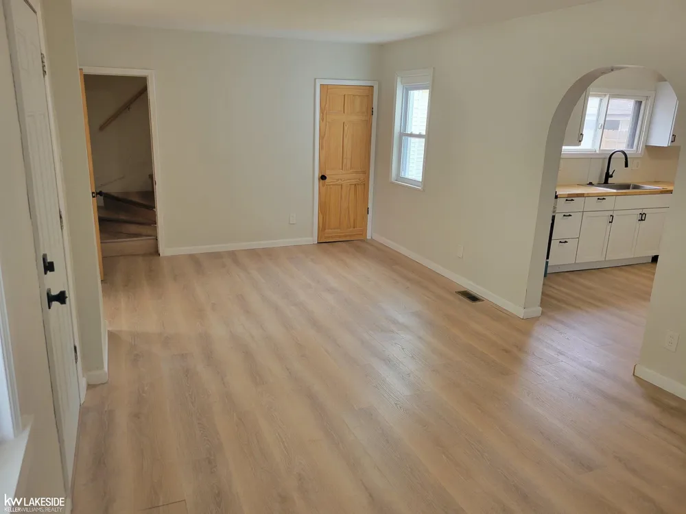 130 Meadle Street Mt Clemens City, MI 48083