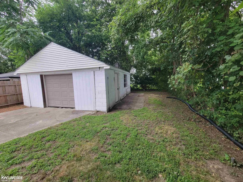 130 Meadle Street Mt Clemens City, MI 48083