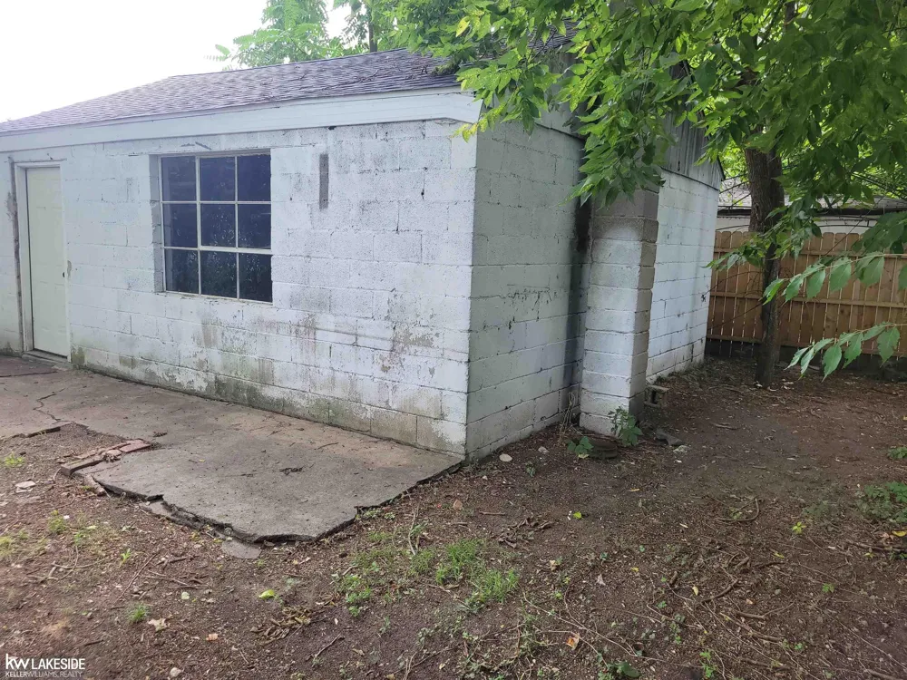 130 Meadle Street Mt Clemens City, MI 48083