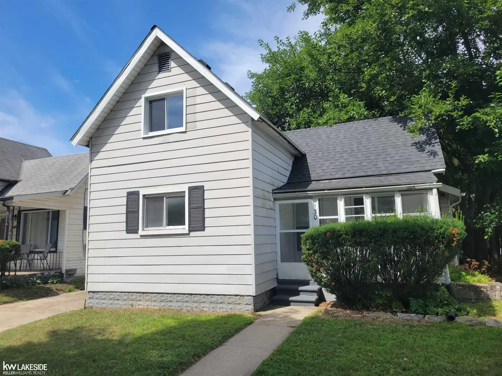 130 Meadle Street Mt Clemens City, MI 48083