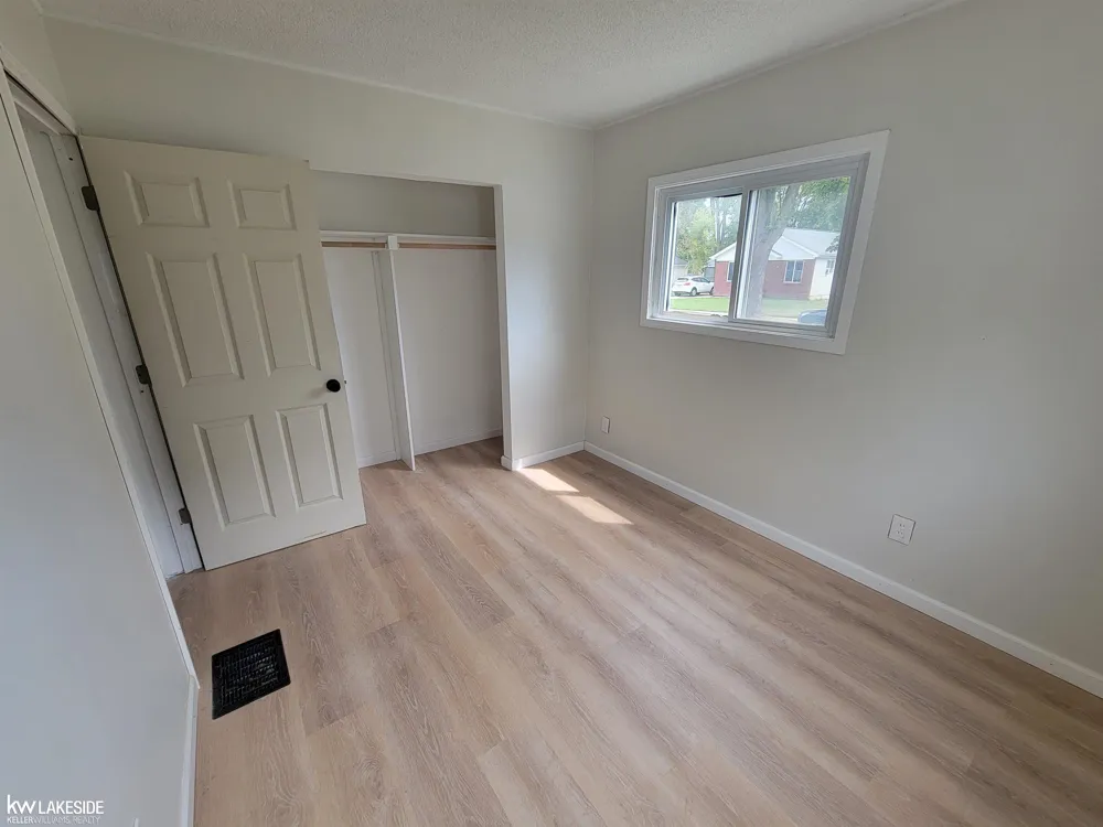 130 Meadle Street Mt Clemens City, MI 48083