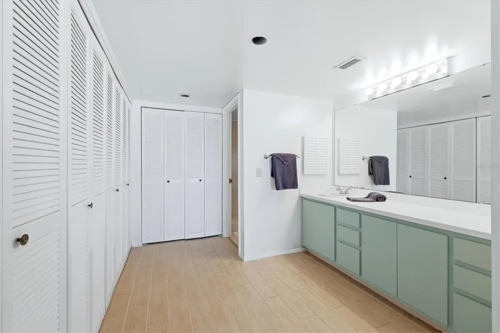 2089 GULF OF MEXICO DRIVE #G1-302 Longboat Key, FL 34228