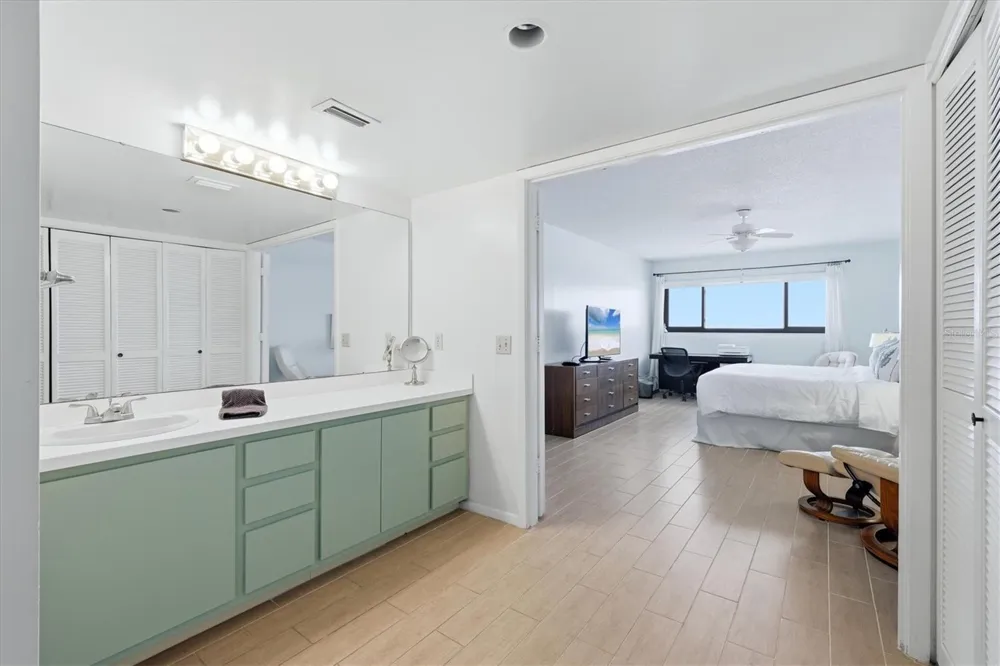 2089 GULF OF MEXICO DRIVE #G1-302 Longboat Key, FL 34228