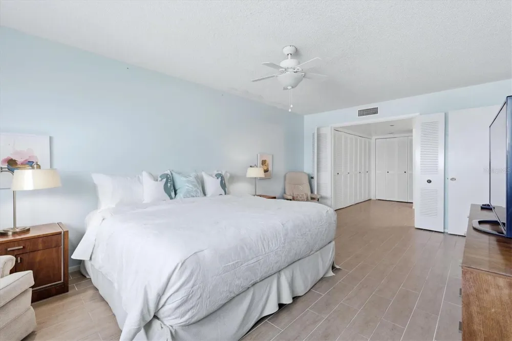 2089 GULF OF MEXICO DRIVE #G1-302 Longboat Key, FL 34228