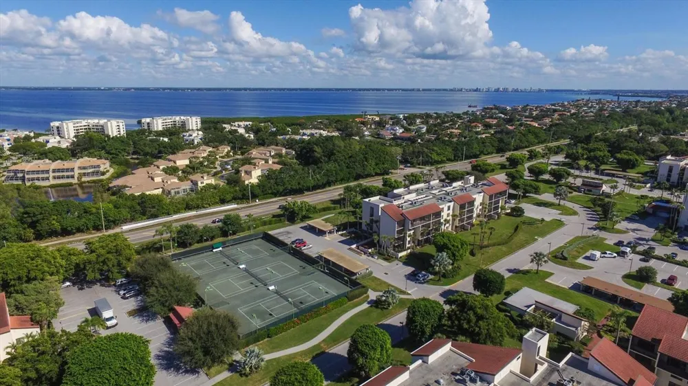 2089 GULF OF MEXICO DRIVE #G1-302 Longboat Key, FL 34228