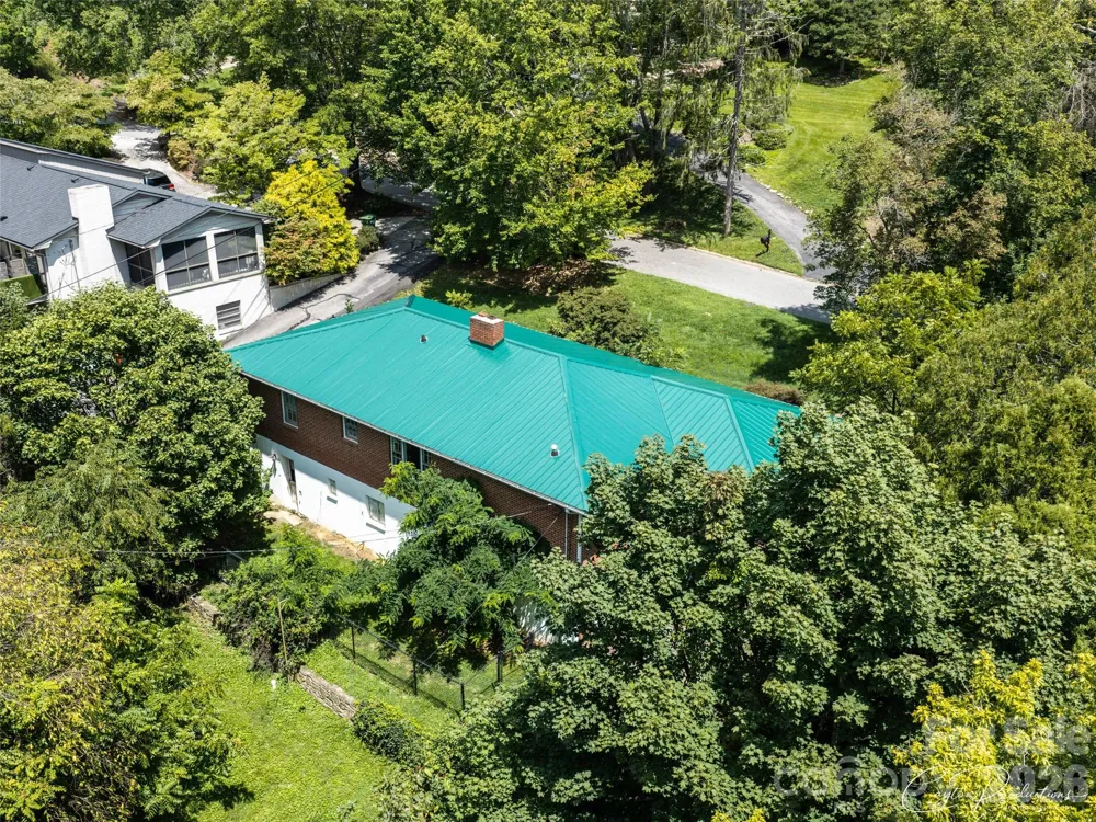 150 Stratford Road Asheville, NC 28804