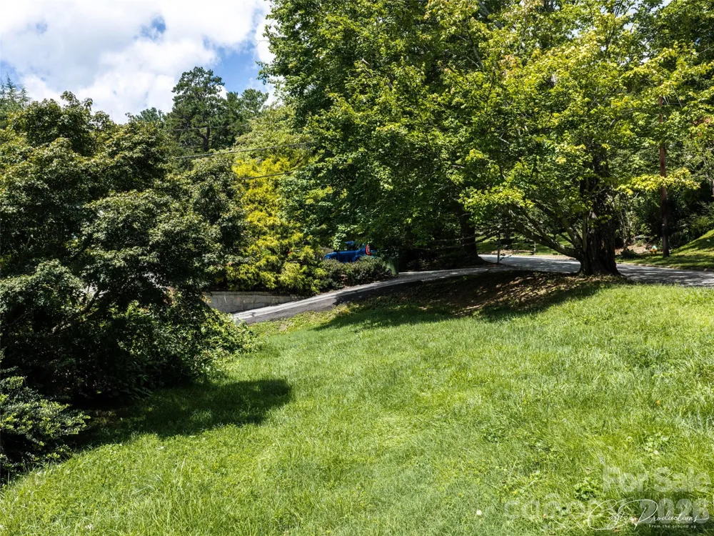 150 Stratford Road Asheville, NC 28804