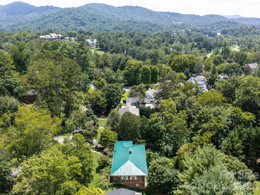 150 Stratford Road Asheville, NC 28804