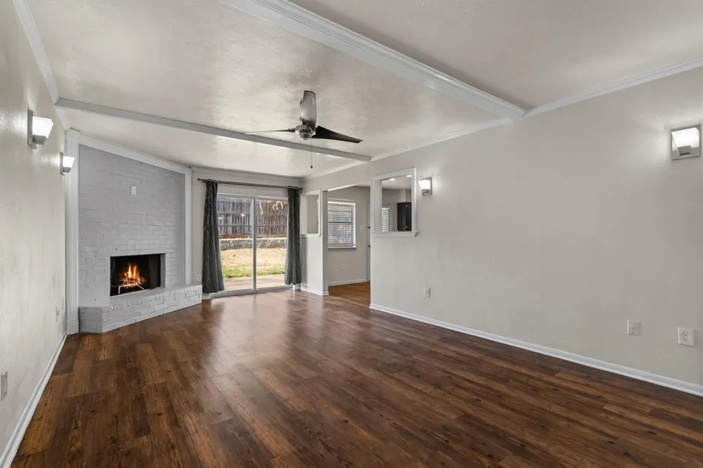 2717 W Oakdale Road Irving, TX 75060