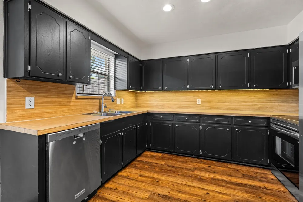 2717 W Oakdale Road Irving, TX 75060