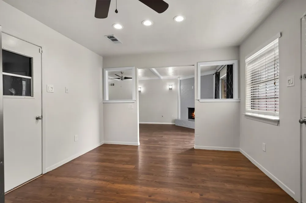 2717 W Oakdale Road Irving, TX 75060