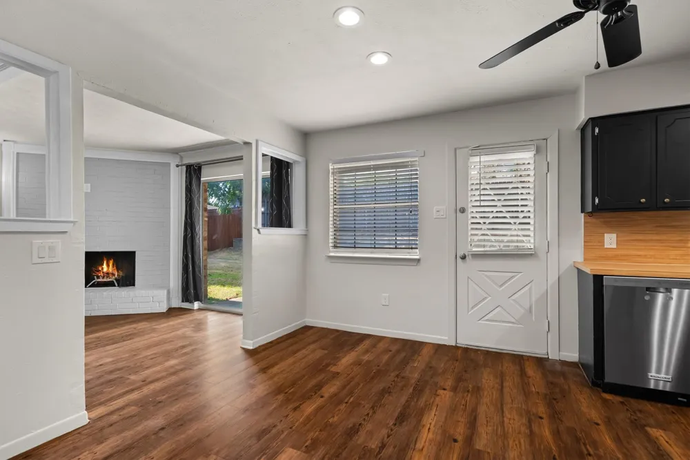 2717 W Oakdale Road Irving, TX 75060