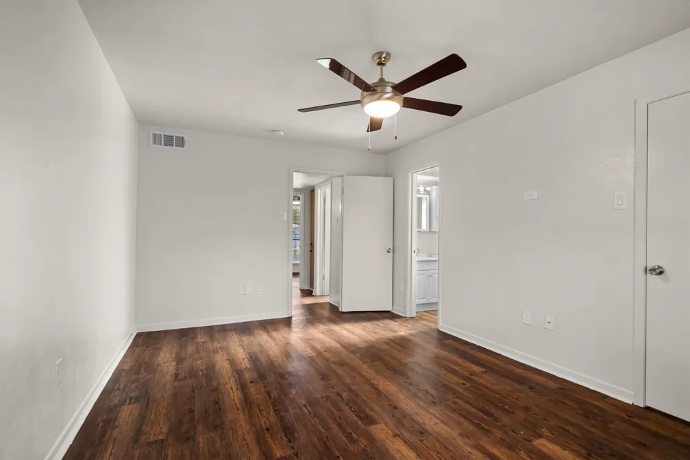 2717 W Oakdale Road Irving, TX 75060