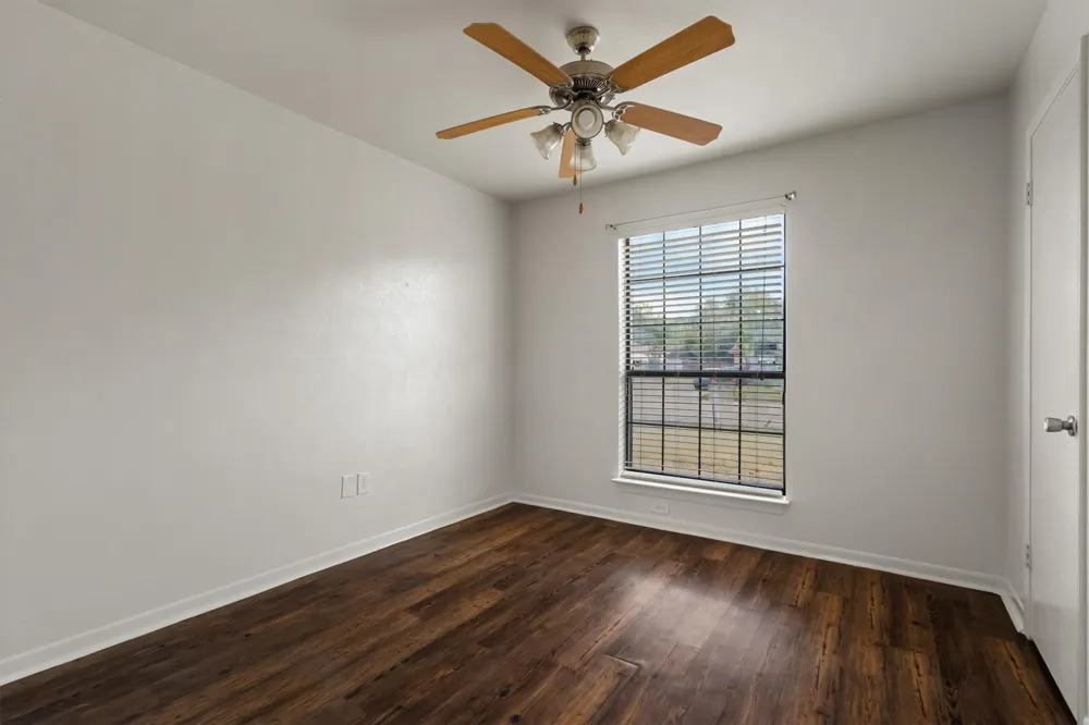2717 W Oakdale Road Irving, TX 75060