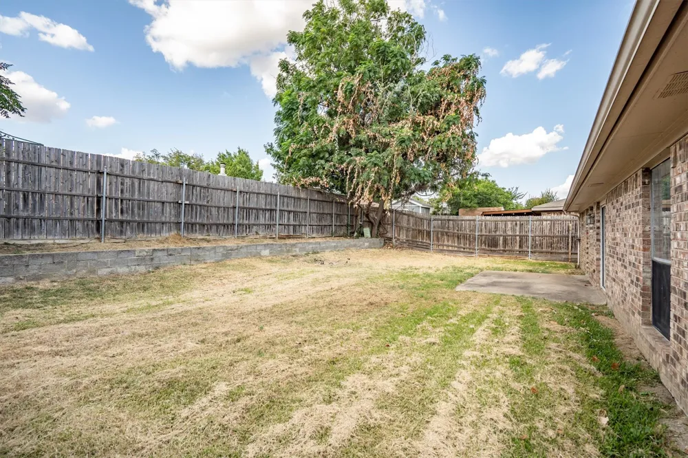 2717 W Oakdale Road Irving, TX 75060