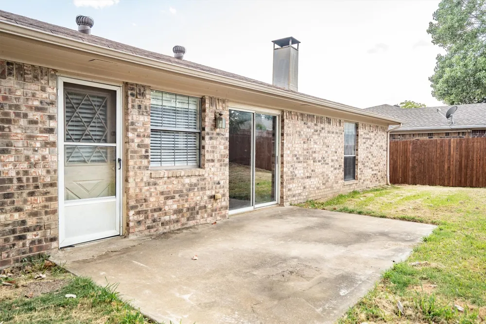 2717 W Oakdale Road Irving, TX 75060