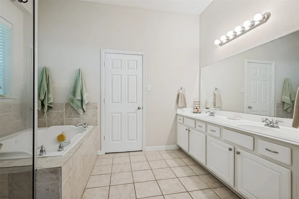 310 Conroe Circle Argyle, TX 76226