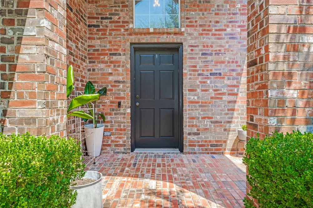 310 Conroe Circle Argyle, TX 76226