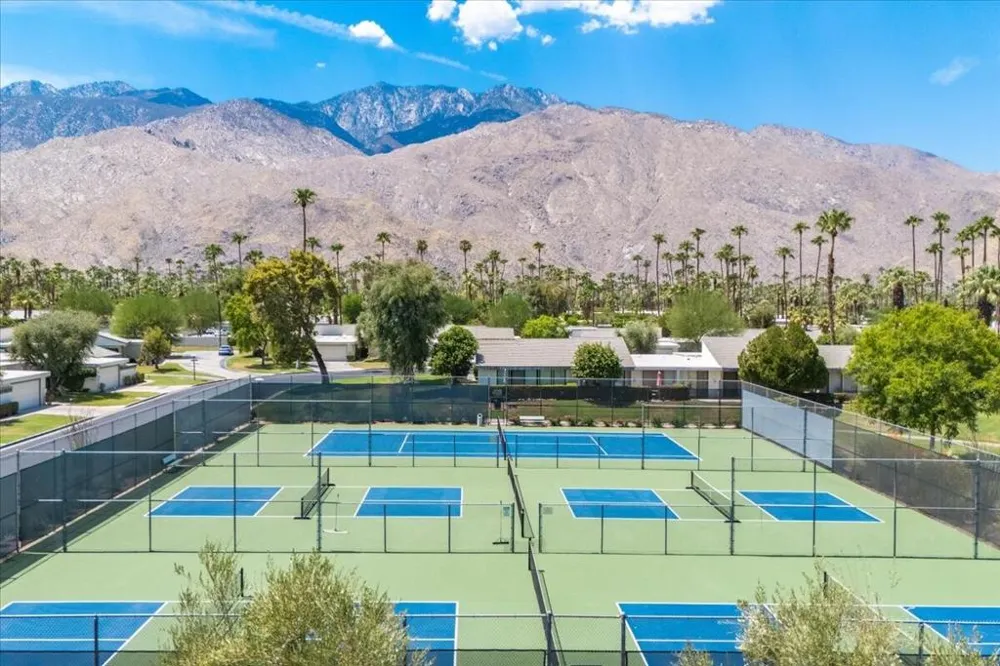 1957 Grand Bahama Drive E Palm Springs, CA 92264