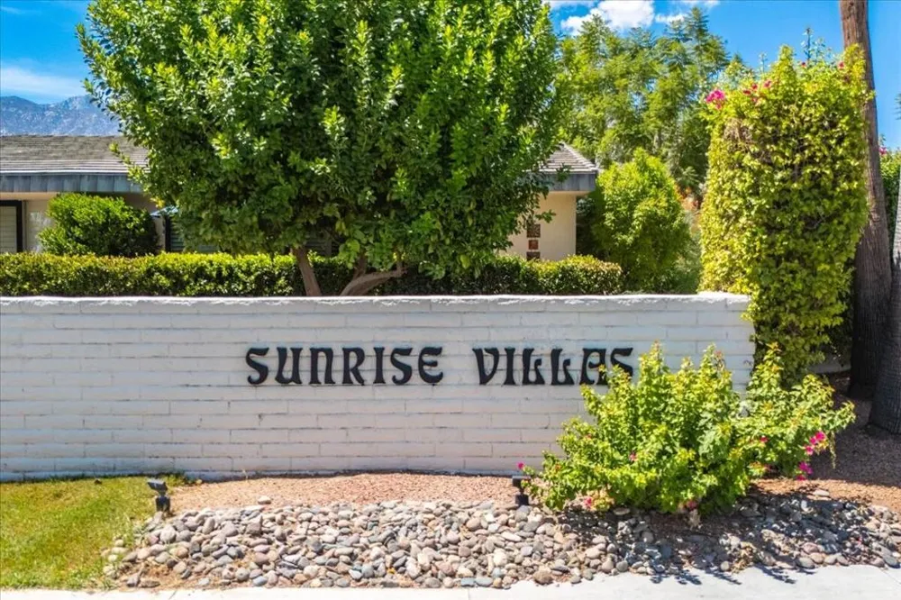1957 Grand Bahama Drive E Palm Springs, CA 92264