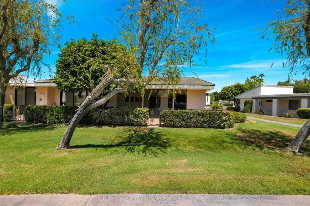 1957 Grand Bahama Drive E Palm Springs, CA 92264